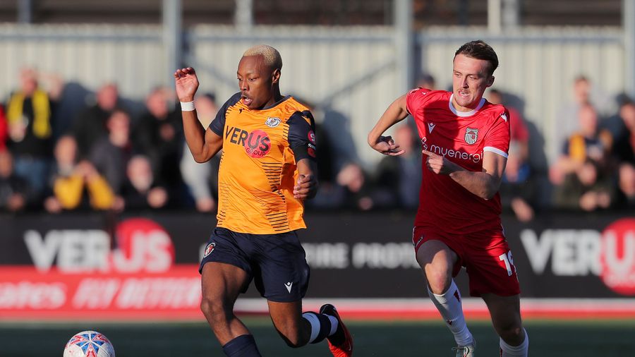 Munashe Sundire returns to Slough Town
